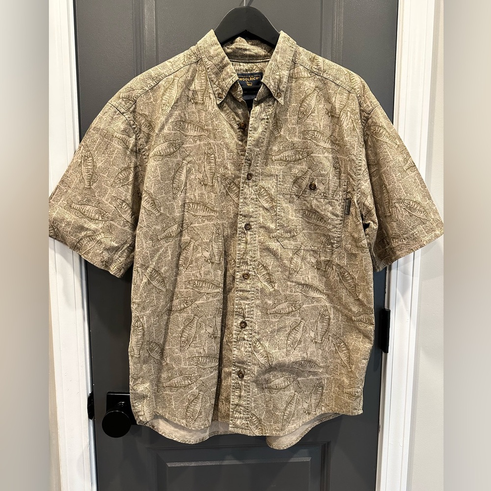 Vintage 90’s Woolrich Men's Khaki Newspaper Bass Fish Button Down Shirt- Medium